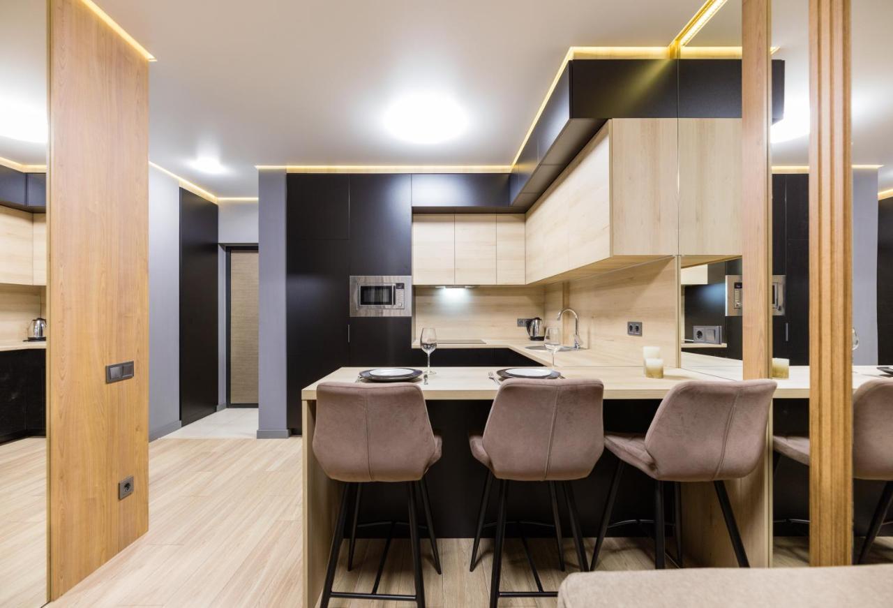 Fayna Town - Loft Black - Nyvky Kiev Exterior foto